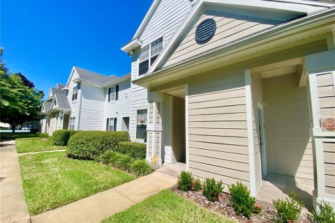 Condo in Winter Garden, Florida, 2 bedrooms № 2391231 - photo 4