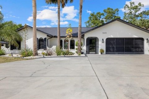 House in Punta Gorda, Florida 3 bedrooms, 202.62 sq.m. № 1846921 - photo 30