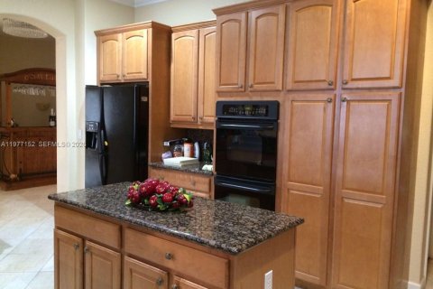 Купить виллу или дом в Мирамар, Флорида 5 спален, 399.02м2, № 2041589 - фото 21