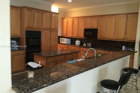 Купить виллу или дом в Мирамар, Флорида 5 спален, 399.02м2, № 2041589 - фото 18