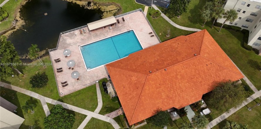 Condo in North Lauderdale, Florida, 2 bedrooms  № 1952910