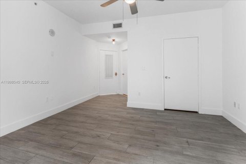 Copropriété à louer à Miami, Floride: 2 chambres, 109.07 m2 № 2064637 - photo 12