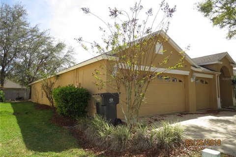 House in Tampa, Florida 4 bedrooms, 244.61 sq.m. № 2217452 - photo 2
