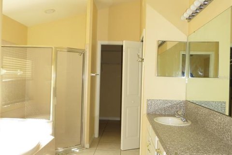 House in Tampa, Florida 4 bedrooms, 244.61 sq.m. № 2217452 - photo 14