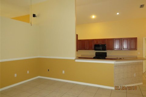 House in Tampa, Florida 4 bedrooms, 244.61 sq.m. № 2217452 - photo 6
