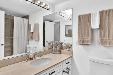 Copropriété à vendre à Miami, Floride: 2 chambres, 136.57 m2 № 1874592 - photo 30