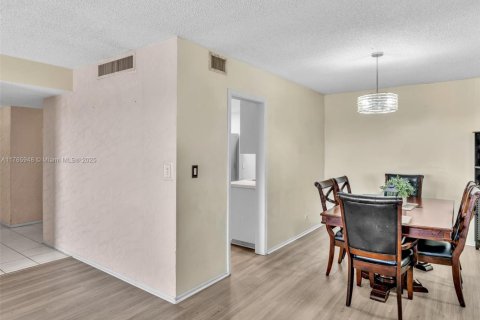 Copropriété à vendre à Miami, Floride: 2 chambres, 136.57 m2 № 1874592 - photo 20