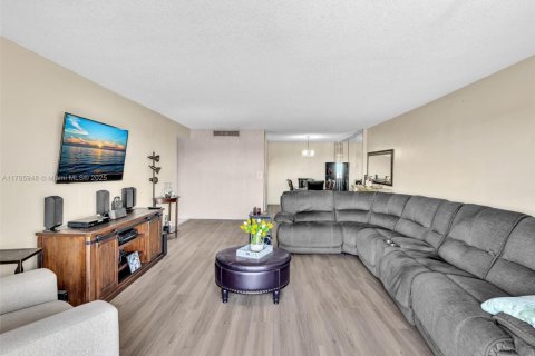 Copropriété à vendre à Miami, Floride: 2 chambres, 136.57 m2 № 1874592 - photo 18