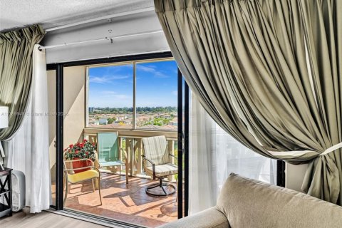 Copropriété à vendre à Miami, Floride: 2 chambres, 136.57 m2 № 1874592 - photo 13