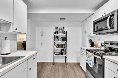 Copropriété à vendre à Miami, Floride: 2 chambres, 136.57 m2 № 1874592 - photo 25