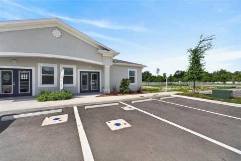 Immobilier commercial à louer à Seffner, Floride № 2157321 - photo 5