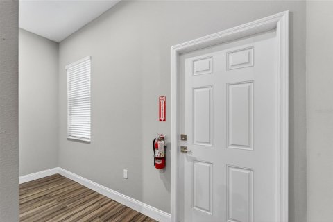Immobilier commercial à louer à Seffner, Floride № 2157321 - photo 24
