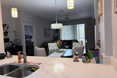 Condo in Orlando, Florida, 3 bedrooms  № 2212437 - photo 16
