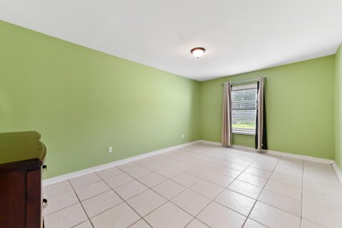 Villa ou maison à vendre à Port St. Lucie, Floride: 3 chambres, 132.01 m2 № 2181329 - photo 10