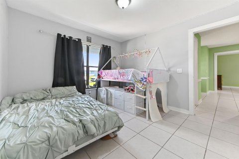 Villa ou maison à vendre à Port St. Lucie, Floride: 3 chambres, 132.01 m2 № 2181329 - photo 15