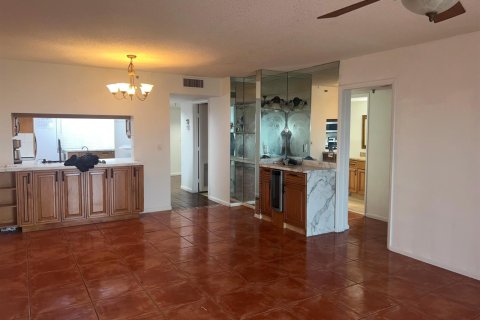 Condo in Pompano Beach, Florida, 2 bedrooms  № 2273516