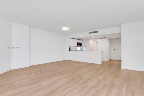 Apartamento en alquiler en Miami, Florida, 1 dormitorio, 96.25 m2 № 1993963 - foto 15