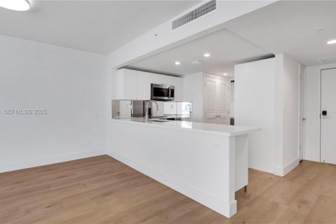 Apartamento en alquiler en Miami, Florida, 1 dormitorio, 96.25 m2 № 1993963 - foto 9