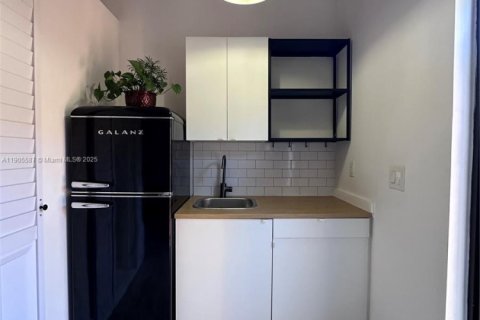 House in Miami, Florida 36.23 sq.m. № 1956816 - photo 8