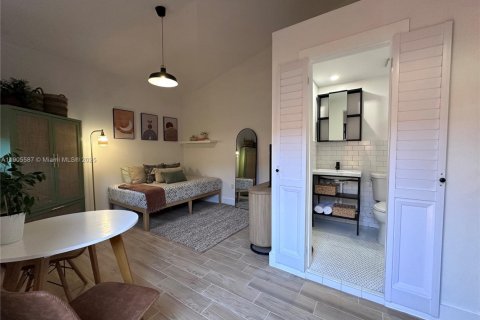 House in Miami, Florida 36.23 sq.m. № 1956816 - photo 13