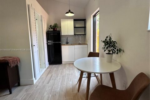 House in Miami, Florida 36.23 sq.m. № 1956816 - photo 6