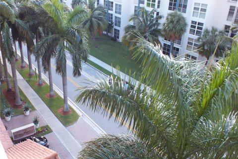 Copropriété à vendre à Sunny Isles Beach, Floride: 2 chambres, 106 m2 № 1985300 - photo 8