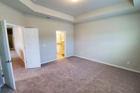 House in New Smyrna Beach, Florida 4 bedrooms, 195.19 sq.m. № 1912073 - photo 9