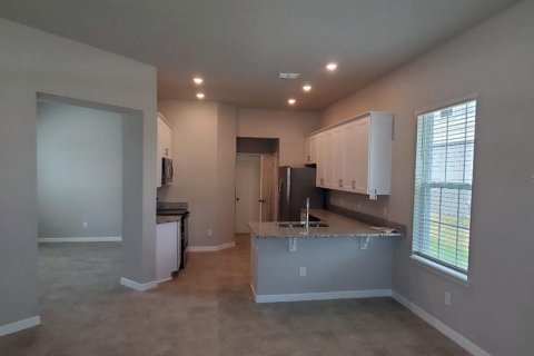 House in New Smyrna Beach, Florida 4 bedrooms, 195.19 sq.m. № 1912073 - photo 4