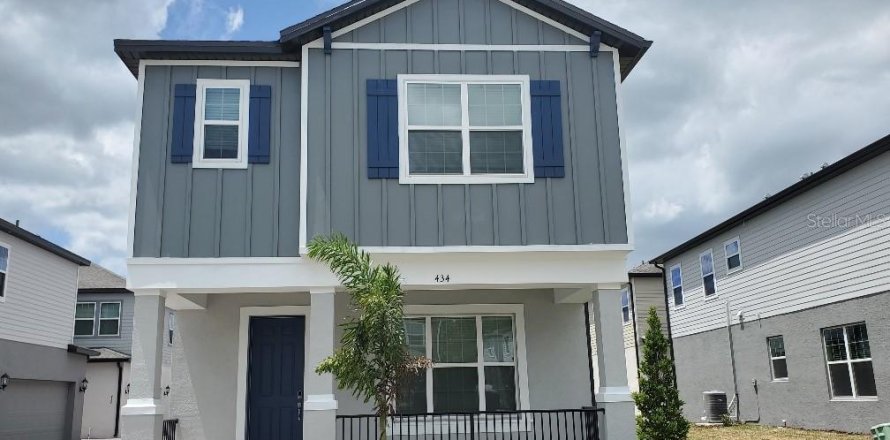 House in New Smyrna Beach, Florida 4 bedrooms, 195.19 sq.m. № 1912073