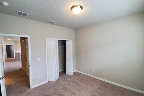 House in New Smyrna Beach, Florida 4 bedrooms, 195.19 sq.m. № 1912073 - photo 14