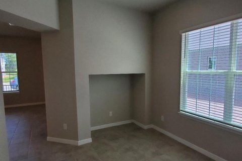 House in New Smyrna Beach, Florida 4 bedrooms, 195.19 sq.m. № 1912073 - photo 5