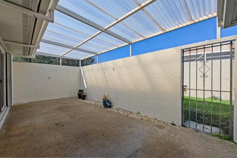 House in Bradenton, Florida 2 bedrooms, 114.83 sq.m. № 2204430 - photo 2
