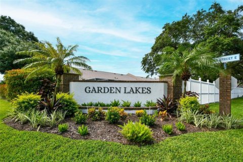 House in Bradenton, Florida 2 bedrooms, 114.83 sq.m. № 2204430 - photo 30