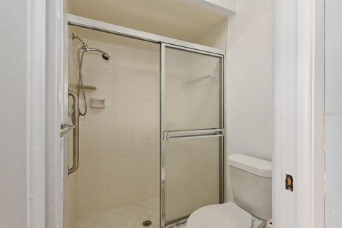 House in Bradenton, Florida 2 bedrooms, 114.83 sq.m. № 2204430 - photo 5