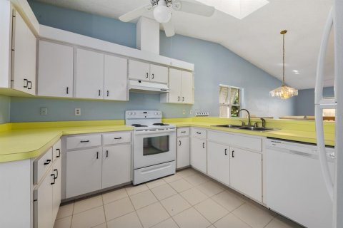 House in Bradenton, Florida 2 bedrooms, 114.83 sq.m. № 2204430 - photo 25