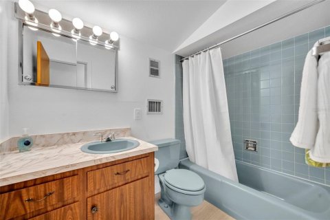 Casa en venta en Mount Dora, Florida, 3 dormitorios, 175.59 m2 № 1812952 - foto 21