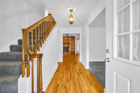 Casa en venta en Mount Dora, Florida, 3 dormitorios, 175.59 m2 № 1812952 - foto 3