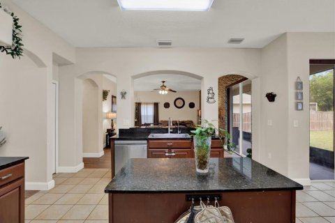 Villa ou maison à vendre à Wesley Chapel, Floride: 6 chambres, 278.52 m2 № 2120825 - photo 13