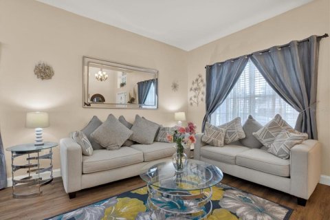 Villa ou maison à vendre à Wesley Chapel, Floride: 6 chambres, 278.52 m2 № 2120825 - photo 2