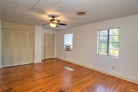 Casa en venta en Ocala, Florida, 4 dormitorios, 348.01 m2 № 1536692 - foto 16