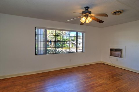 Casa en venta en Ocala, Florida, 4 dormitorios, 348.01 m2 № 1536692 - foto 6