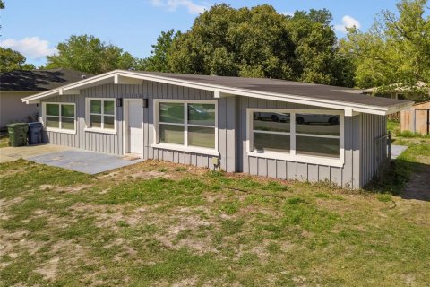 House in Sarasota, Florida 3 bedrooms, 118.36 sq.m. № 2121458 - photo 12