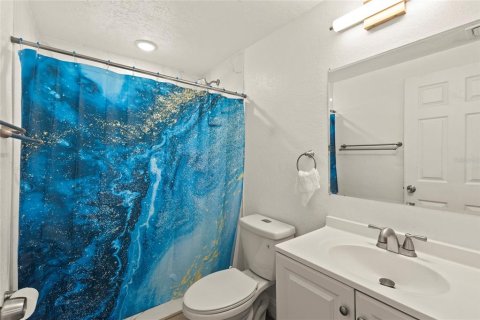House in Sarasota, Florida 3 bedrooms, 118.36 sq.m. № 2121458 - photo 8