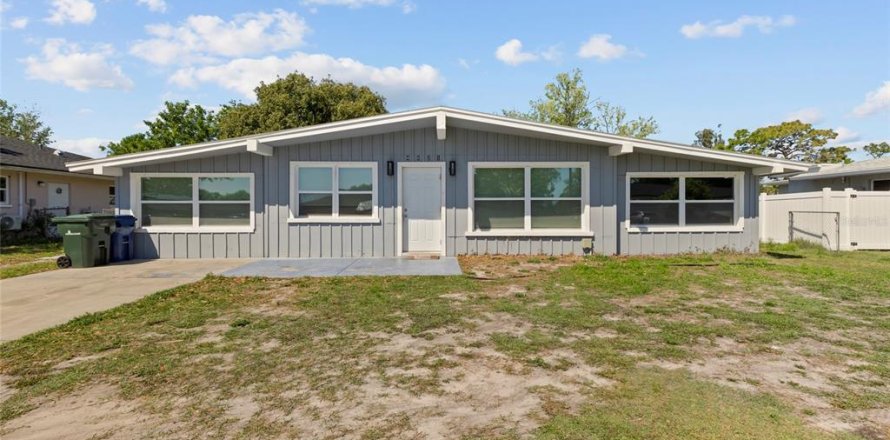 House in Sarasota, Florida 3 bedrooms, 118.36 sq.m. № 2121458