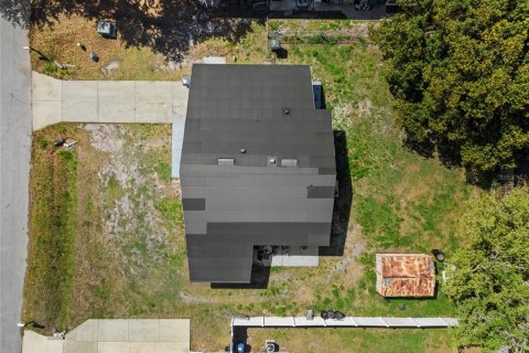 House in Sarasota, Florida 3 bedrooms, 118.36 sq.m. № 2121458 - photo 13