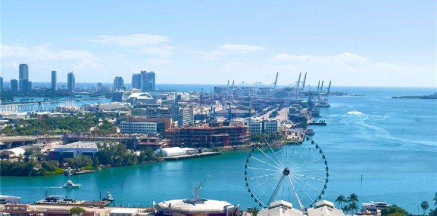 Condo à Miami, Floride, 1 chambre  № 1963218