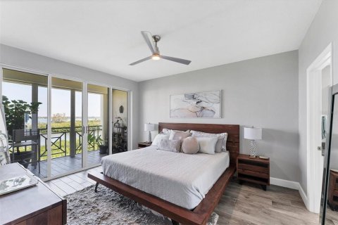 Condo in Saint Petersburg, Florida, 2 bedrooms  № 1670196 - photo 17