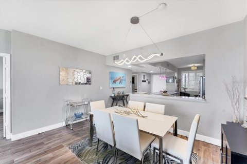 Condo in Saint Petersburg, Florida, 2 bedrooms  № 1670196 - photo 15