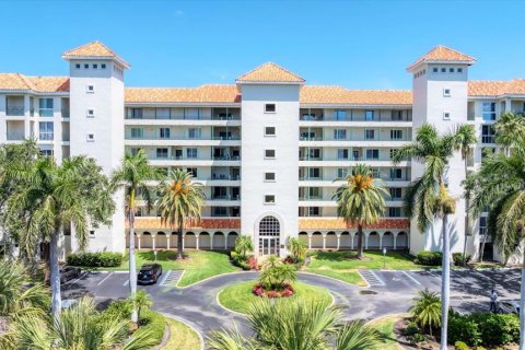 Condo in Saint Petersburg, Florida, 2 bedrooms  № 1670196 - photo 2