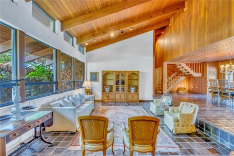 House in Miami, Florida 4 bedrooms, 479.84 sq.m. № 1703155 - photo 26